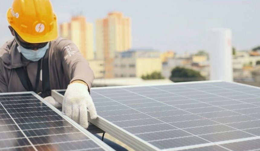 ENERGIA SOLAR - Instalações de painéis solares em residências e empresas têm trimestre recorde e R$ 8 bilhões de investimentos no País
